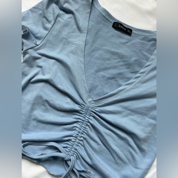 SHEIN V-Neck Crop Top with Adjustable Strings - Picture 4 of 8